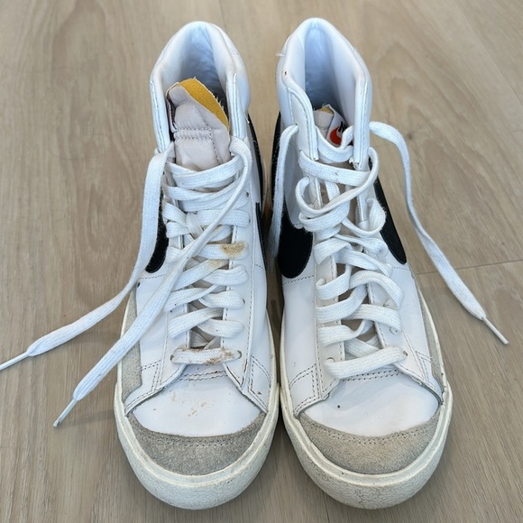 Nike White Blazer Mid ‘77 high top sneaker size 7.5 women’s - Picture 2 of 6